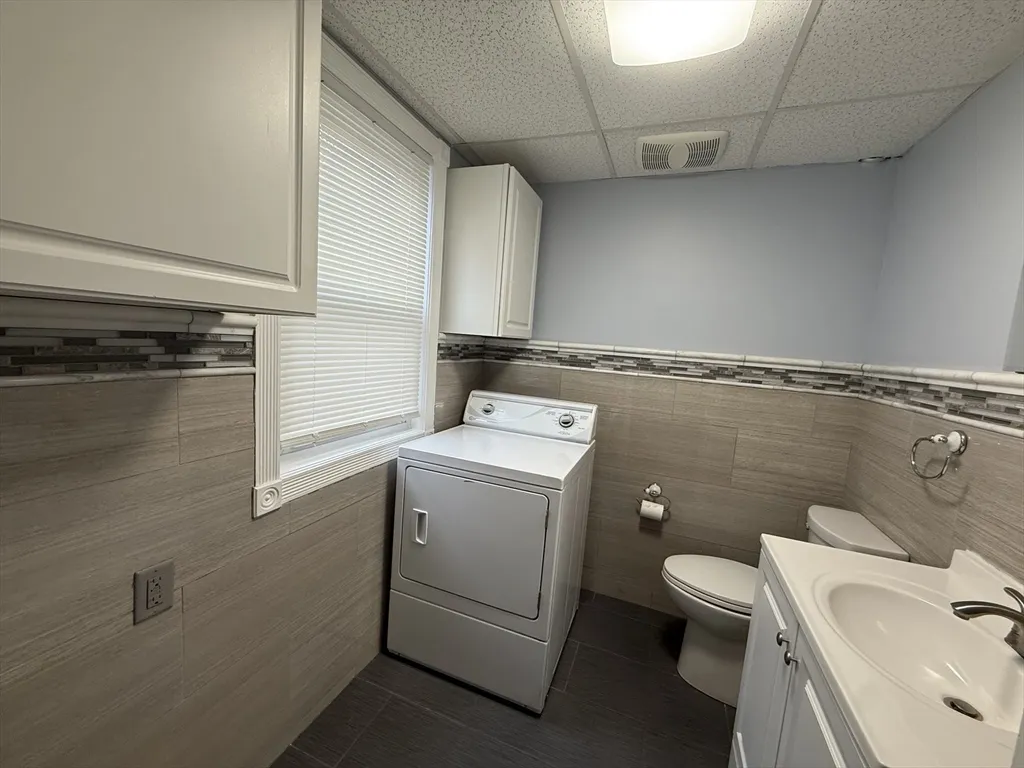 3 bed, 1 bath apartment for rent at 29 Forest Unit 29, North Plymouth — photo 4 of 10