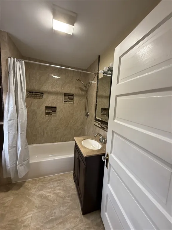 3 bed, 1 bath apartment for rent at 29 Forest Unit 29, North Plymouth — photo 9 of 10