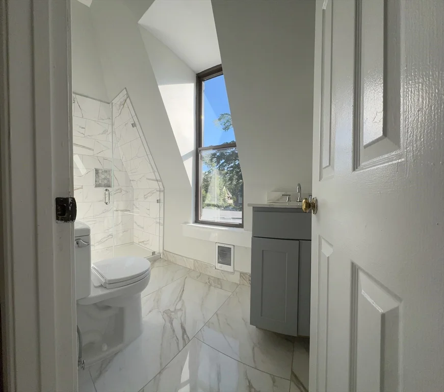 2 bed, 1 bath apartment for rent at 29 Forest Unit 3, Roxbury — photo 5 of 8