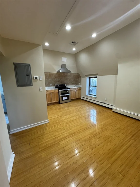 2 bed, 1 bath apartment for rent at 29 Forest Unit 3, Roxbury — photo 2 of 8