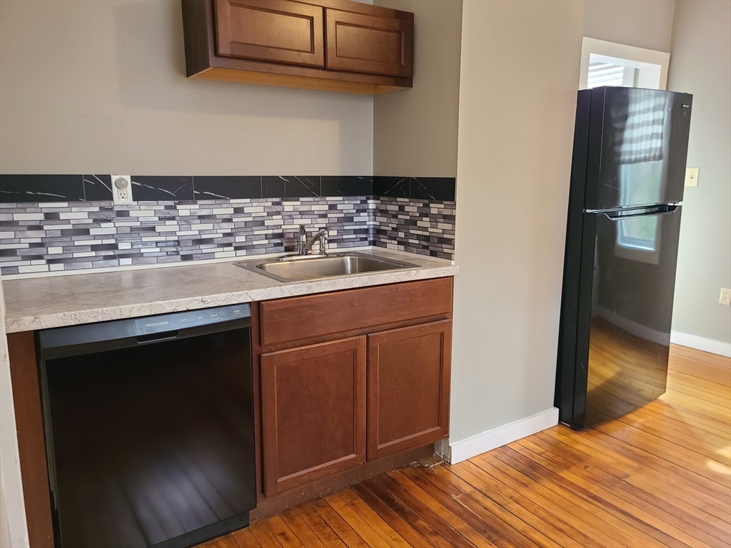 3 bed, 1 bath apartment for rent at 29 Franklin St Unit 2, Whitman — photo 4 of 19