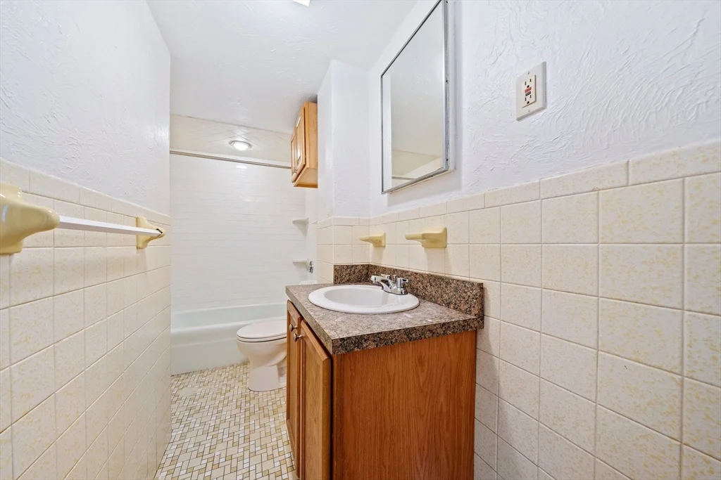 3 bed, 1 bath apartment for rent at 29 Freeman St Unit 7, Stoughton — photo 16 of 23