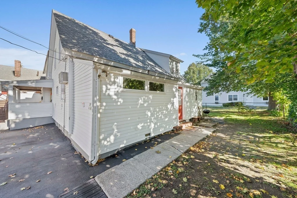 3 bed, 1 bath apartment for rent at 29 Freeman St Unit 7, Stoughton — photo 2 of 23
