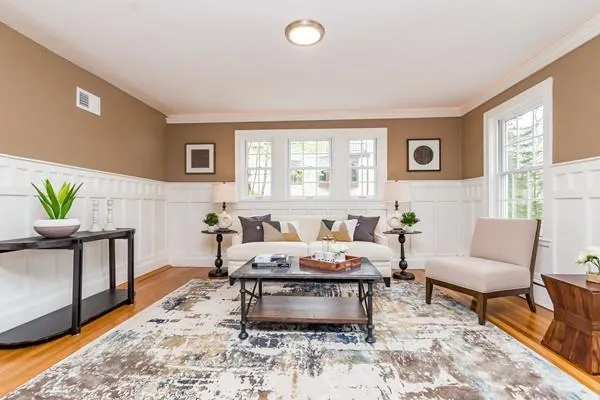 6 bed, 3.5 bath apartment for rent at 29 Gammons Rd Unit 1, Waban — photo 5 of 9