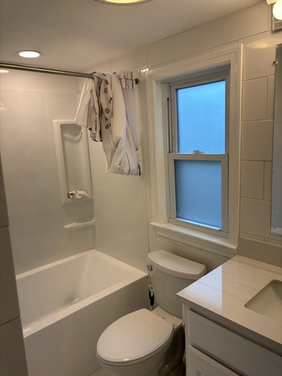 2 bed, 1 bath apartment for rent at 29 Gibson St Unit 1, Malden — photo 3 of 7