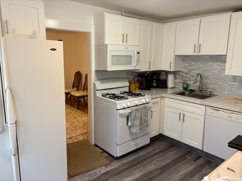 2 bed, 1 bath apartment for rent at 29 Gibson St Unit 1, Malden — photo 2 of 7