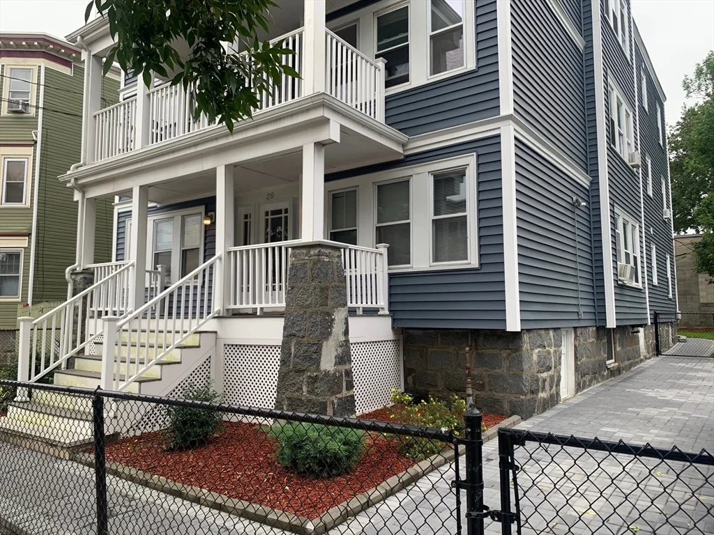 2 bed, 1 bath apartment for rent at 29 Gibson St Unit 2L, Dorchester — photo 1 of 11