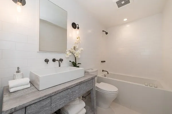 3 bed, 3 bath apartment for rent at 29 Grant Unit 29, Riverside — photo 15 of 18