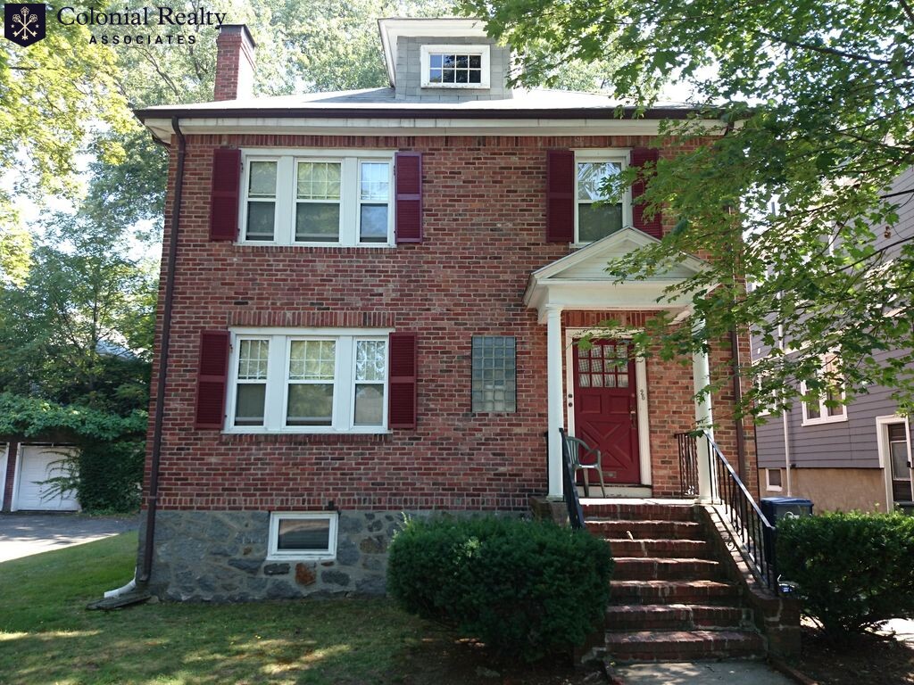 3 bed, 1.5 bath apartment for rent at 29 Greycliff Rd Unit 5, Brighton — photo 2 of 9