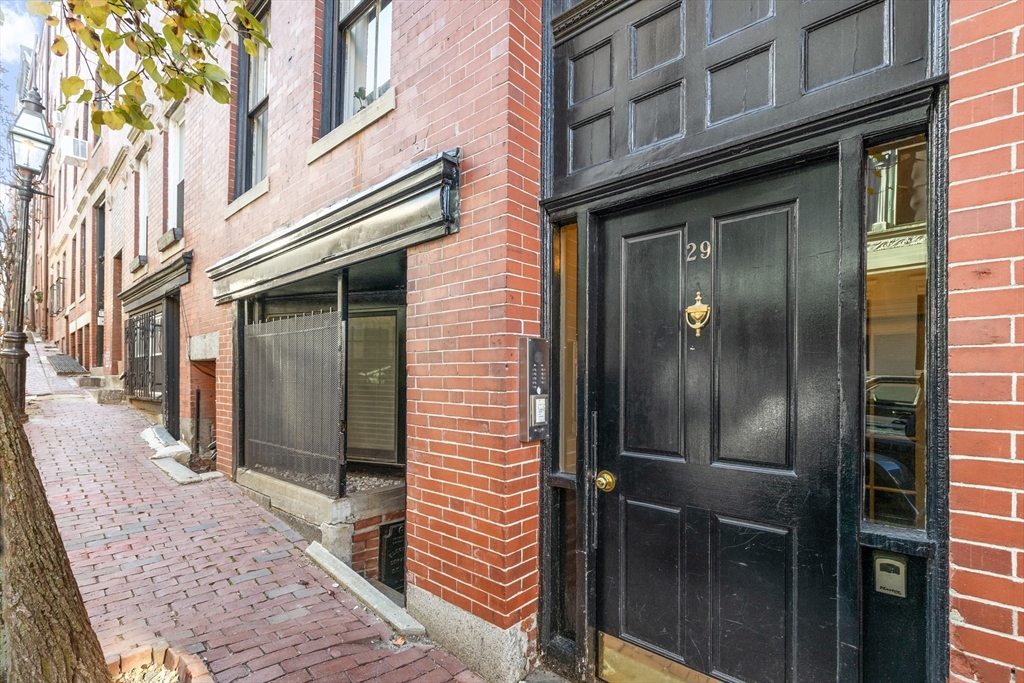 2 bed, 2 bath apartment for rent at 29 Grove St Unit 1, Beacon Hill — photo 16 of 18