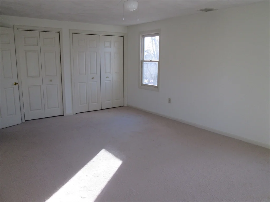 3 bed, 2 bath apartment for rent at 29 Hale St Unit 29, Newton Upper Falls — photo 6 of 7