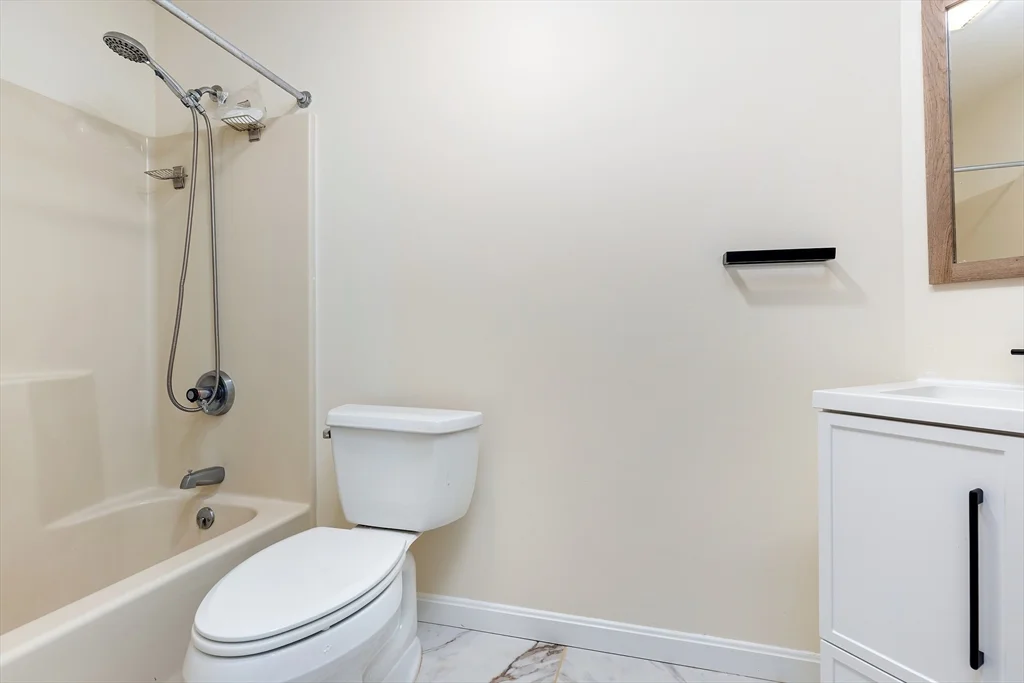 2 bed, 2 bath apartment for rent at 29 Hammond Pl Unit 29, Woburn — photo 11 of 11