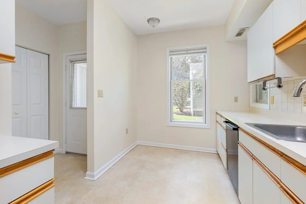 2 bed, 2 bath apartment for rent at 29 Hammond Pl Unit 29, Woburn — photo 4 of 11