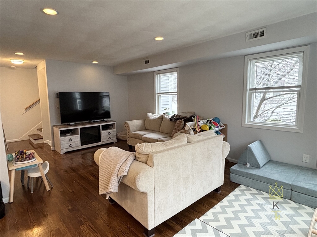 3 bed, 2 bath apartment for rent at 29 Harrison St Unit B, Roslindale — photo 2 of 22