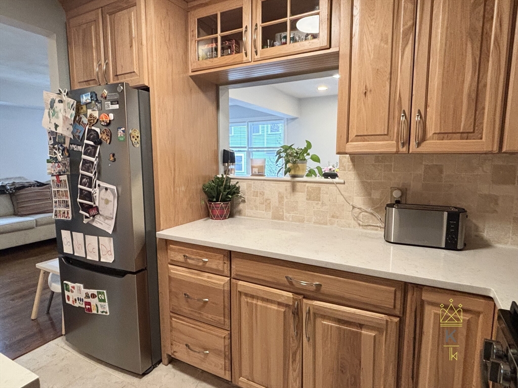 3 bed, 2 bath apartment for rent at 29 Harrison St Unit B, Roslindale — photo 5 of 22