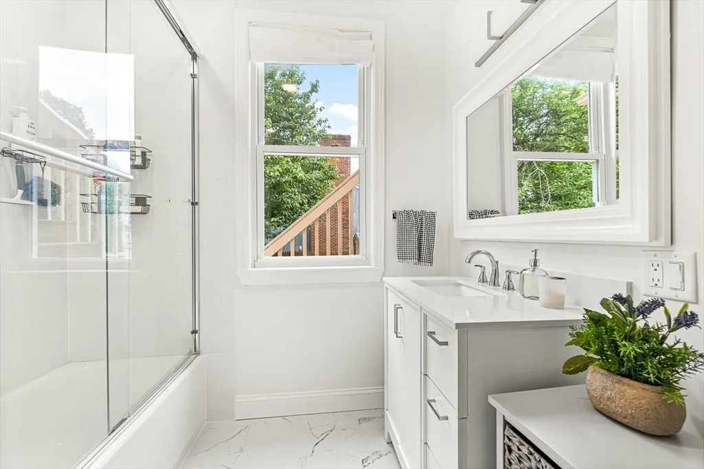 1 bed, 1 bath apartment for rent at 29 Harvard St Unit 1, Winchester — photo 10 of 25