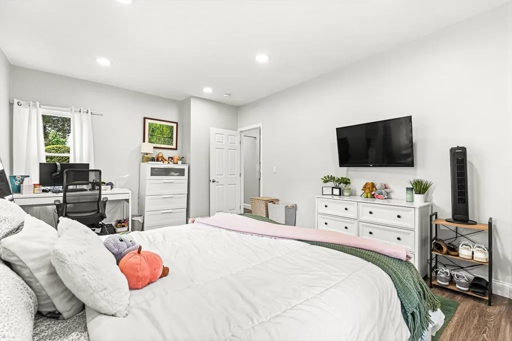 1 bed, 1 bath apartment for rent at 29 Harvard St Unit 1, Winchester — photo 9 of 25