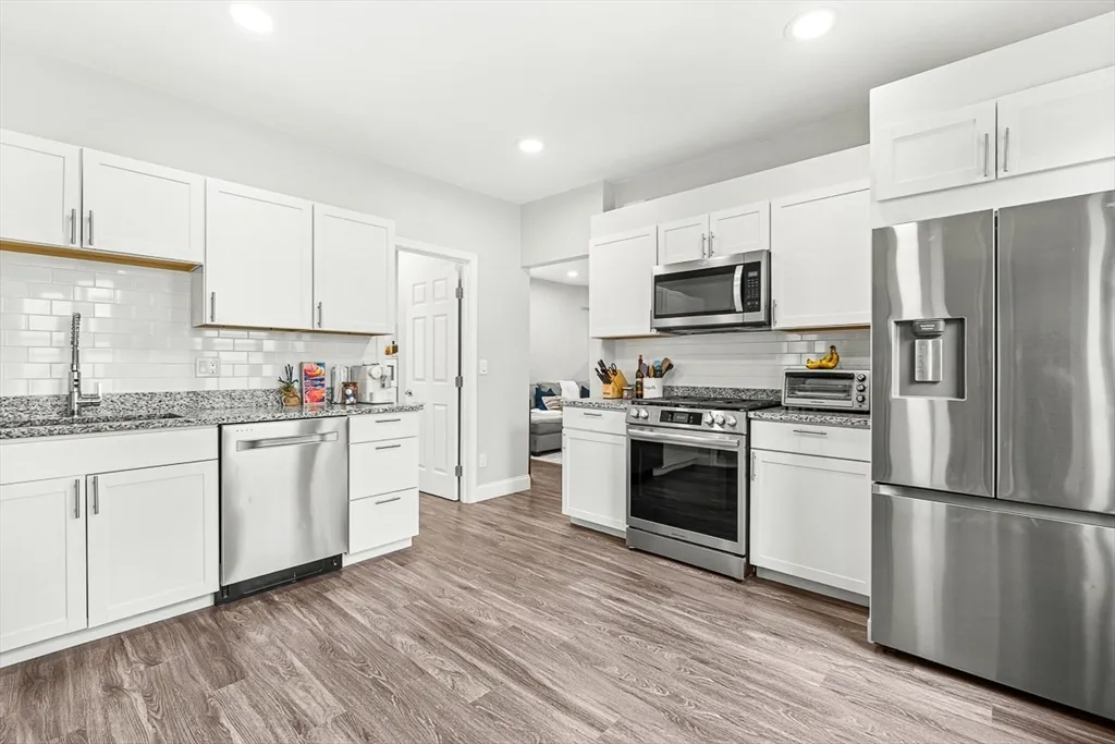 1 bed, 1 bath apartment for rent at 29 Harvard St Unit 1, Winchester — photo 1 of 25