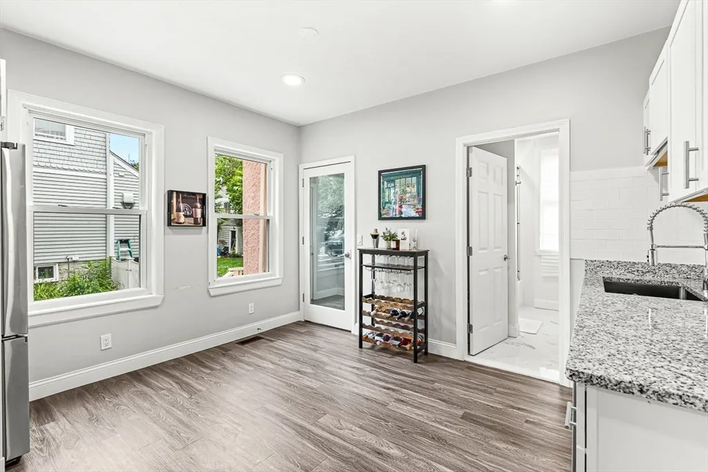 1 bed, 1 bath apartment for rent at 29 Harvard St Unit 1, Winchester — photo 3 of 25