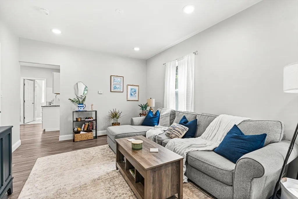 1 bed, 1 bath apartment for rent at 29 Harvard St Unit 1, Winchester — photo 13 of 25