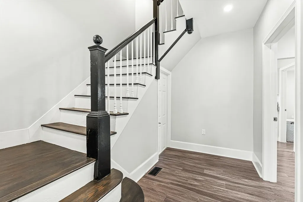 1 bed, 1 bath apartment for rent at 29 Harvard St Unit 1, Winchester — photo 15 of 25