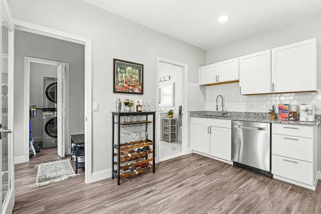 1 bed, 1 bath apartment for rent at 29 Harvard St Unit 1, Winchester — photo 4 of 25