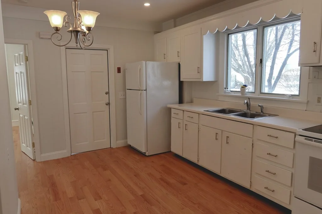2 bed, 1 bath apartment for rent at 29 Irving Unit 1, Winchester — photo 6 of 9