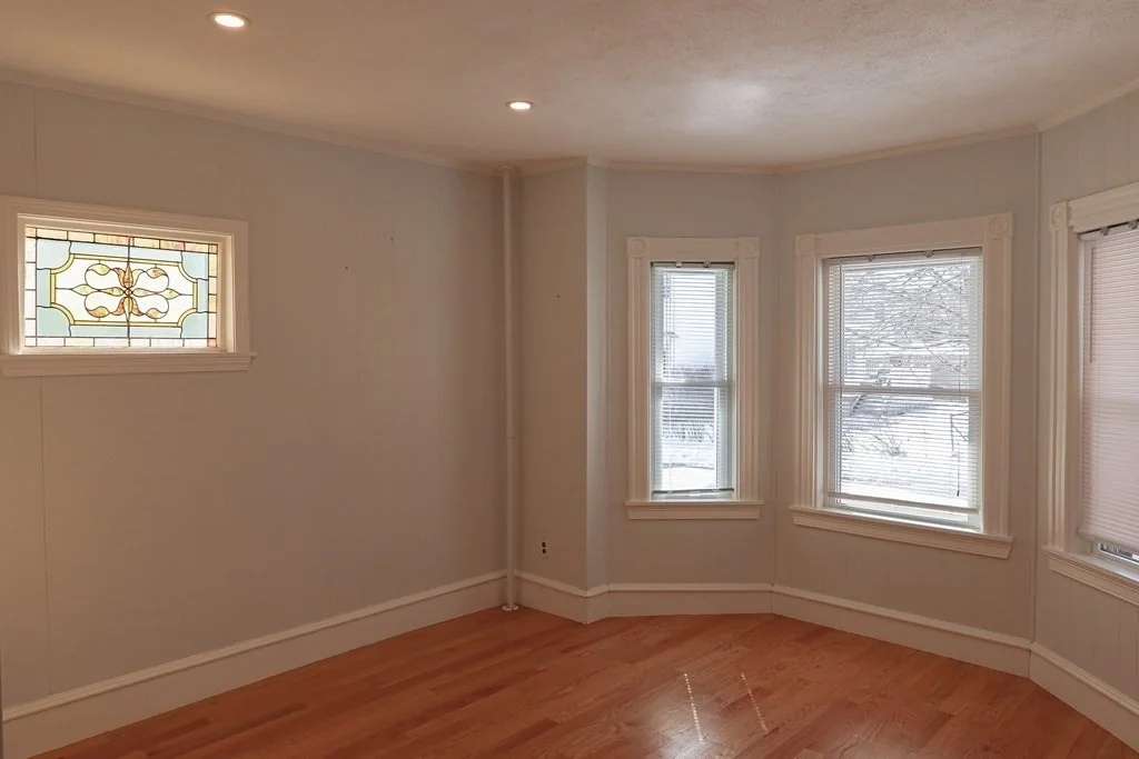 2 bed, 1 bath apartment for rent at 29 Irving Unit 1, Winchester — photo 3 of 9