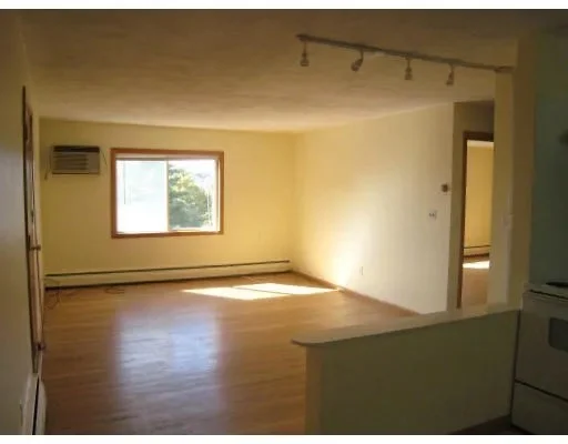 2 bed, 1 bath apartment for rent at 29 Jacqueline Rd Unit E, Waltham — photo 5 of 7