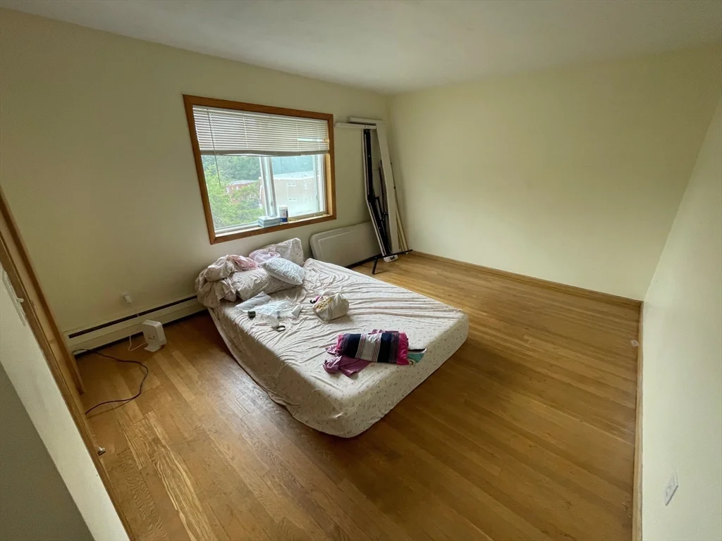 2 bed, 1 bath apartment for rent at 29 Jacqueline Rd Unit E, Waltham — photo 9 of 10
