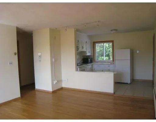 2 bed, 1 bath apartment for rent at 29 Jacqueline Rd Unit E, Waltham — photo 4 of 7