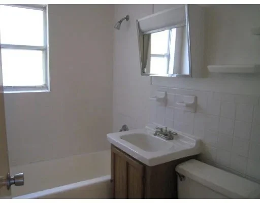 2 bed, 1 bath apartment for rent at 29 Jacqueline Rd Unit E, Waltham — photo 7 of 7