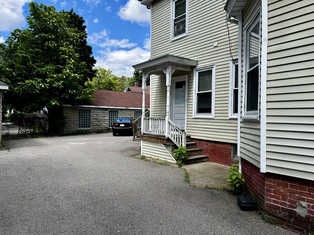 1 bed, 1 bath apartment for rent at 29 John St Unit 2, Attleboro — photo 4 of 13