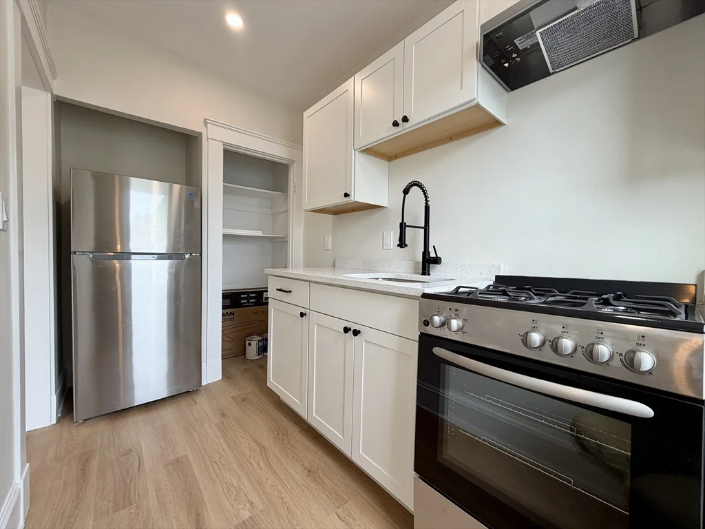 Studio bed, 1 bath apartment for rent at 29 John St Unit 4, Attleboro — photo 11 of 14