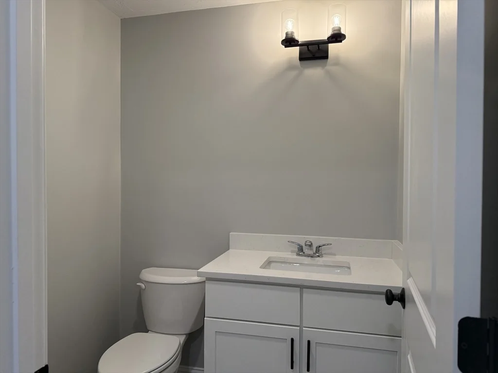 4 bed, 2 bath apartment for rent at 29 Kashmir's Way Unit 29, Middleborough — photo 39 of 41
