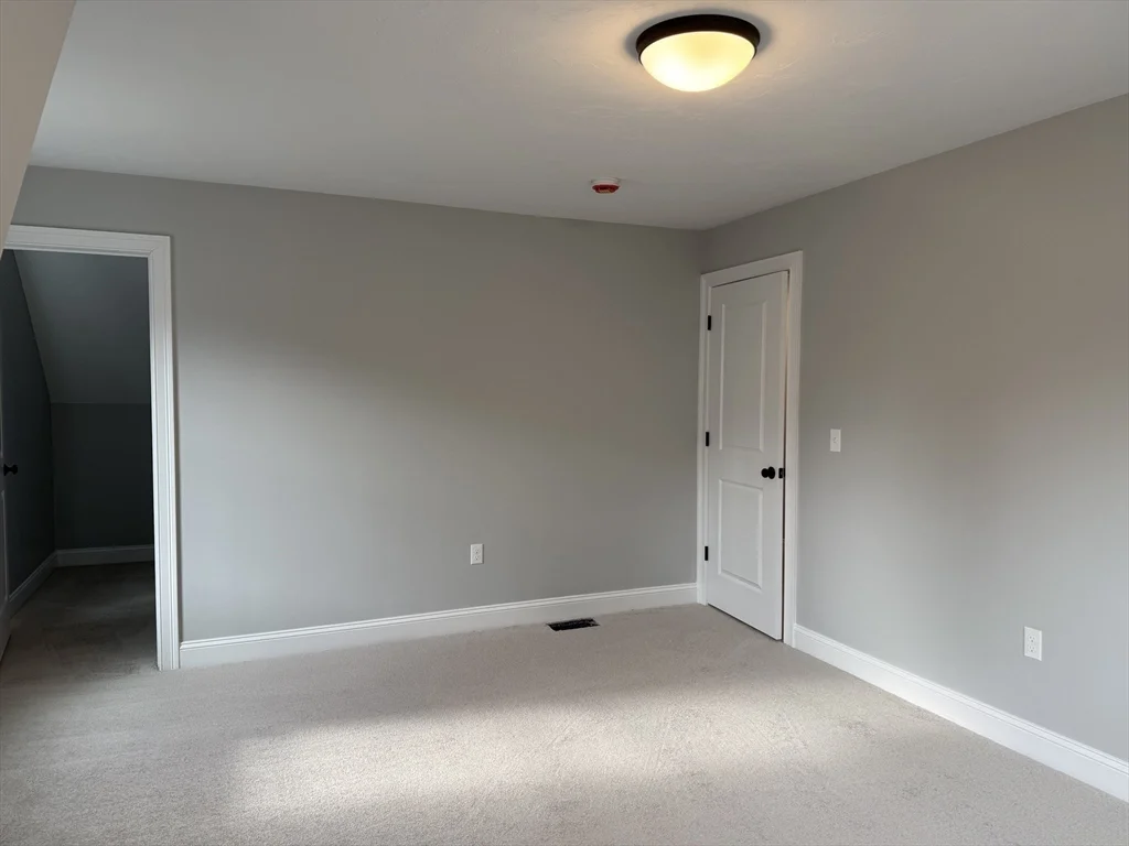 4 bed, 2 bath apartment for rent at 29 Kashmir's Way Unit 29, Middleborough — photo 26 of 41