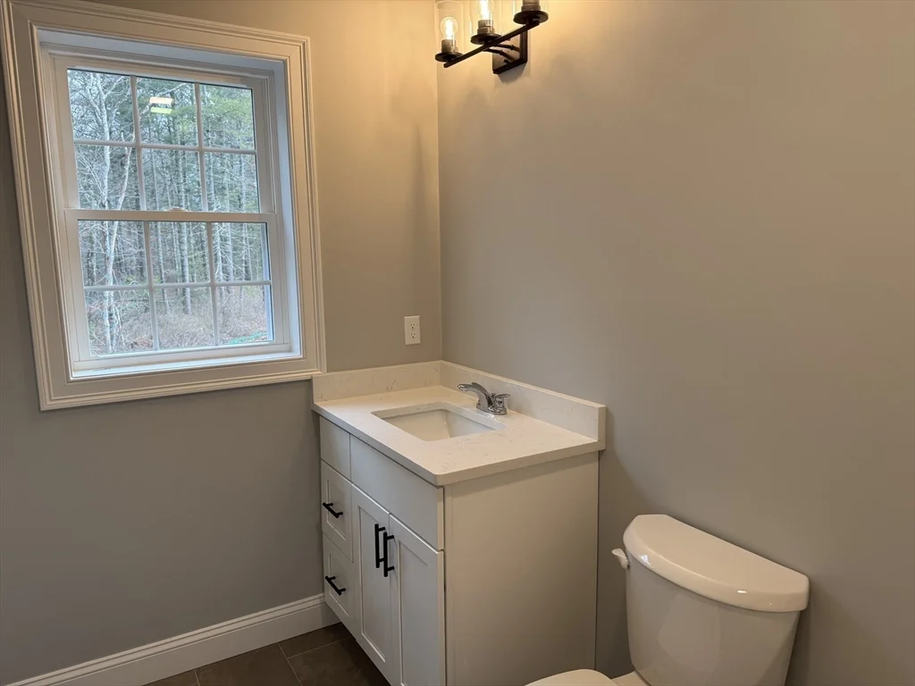 4 bed, 2 bath apartment for rent at 29 Kashmir's Way Unit 29, Middleborough — photo 19 of 41
