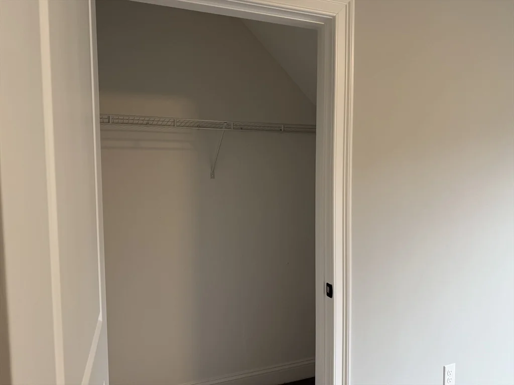 4 bed, 2 bath apartment for rent at 29 Kashmir's Way Unit 29, Middleborough — photo 30 of 41