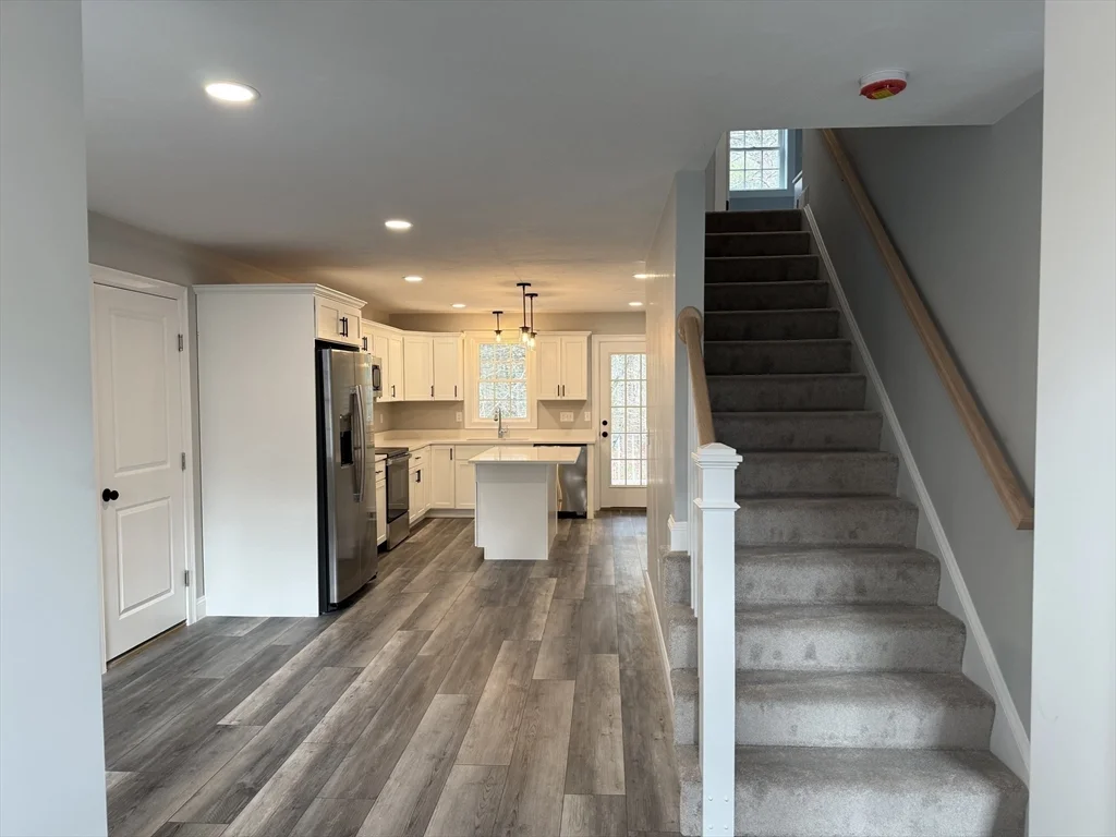 4 bed, 2 bath apartment for rent at 29 Kashmir's Way Unit 29, Middleborough — photo 7 of 41