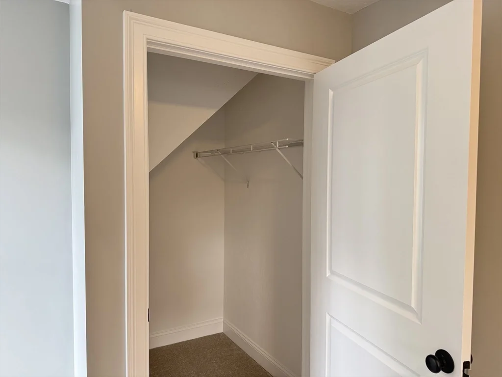 4 bed, 2 bath apartment for rent at 29 Kashmir's Way Unit 29, Middleborough — photo 21 of 41