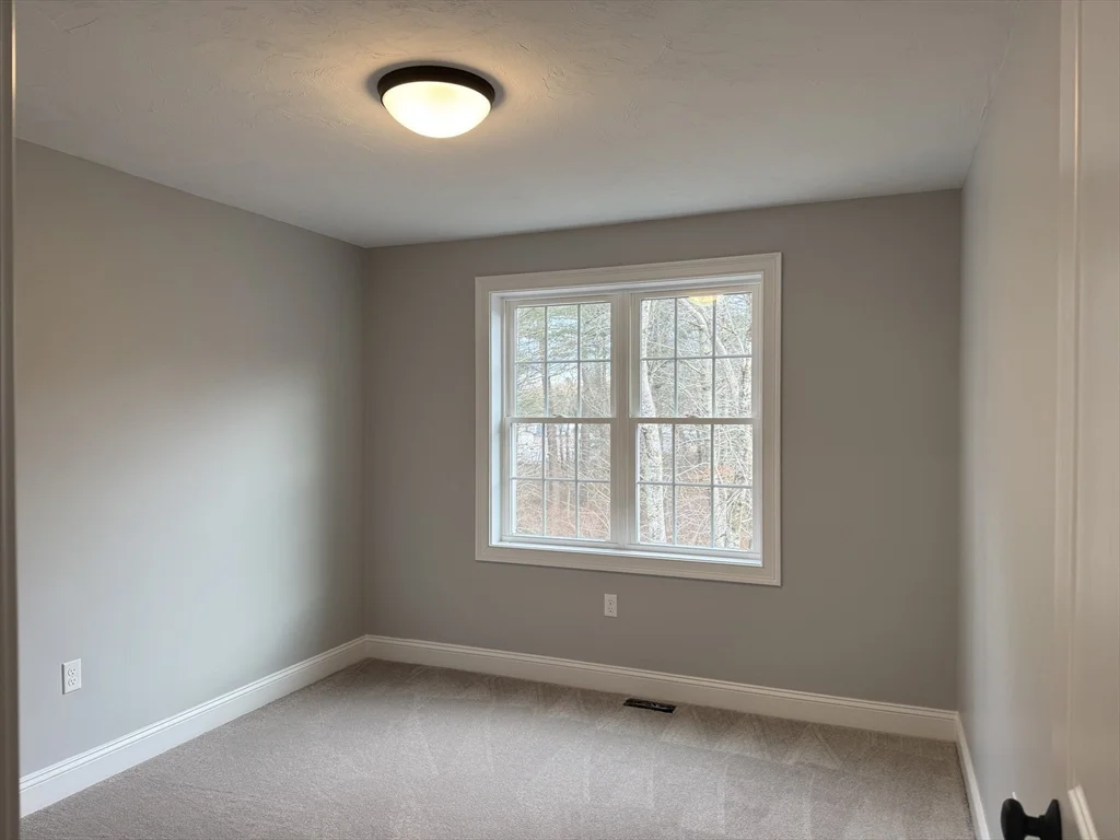 4 bed, 2 bath apartment for rent at 29 Kashmir's Way Unit 29, Middleborough — photo 28 of 41