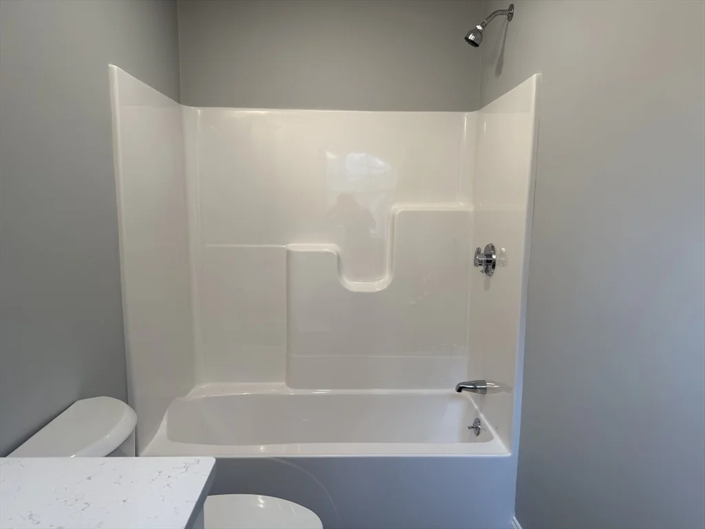 4 bed, 2 bath apartment for rent at 29 Kashmir's Way Unit 29, Middleborough — photo 18 of 41