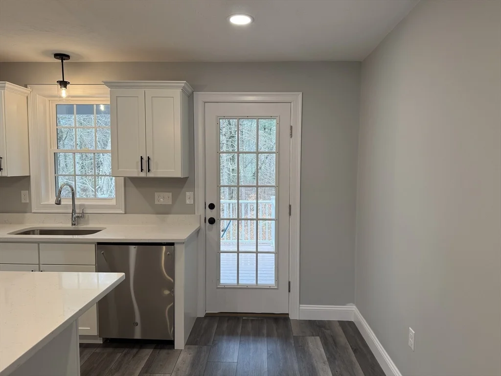 4 bed, 2 bath apartment for rent at 29 Kashmir's Way Unit 29, Middleborough — photo 10 of 41
