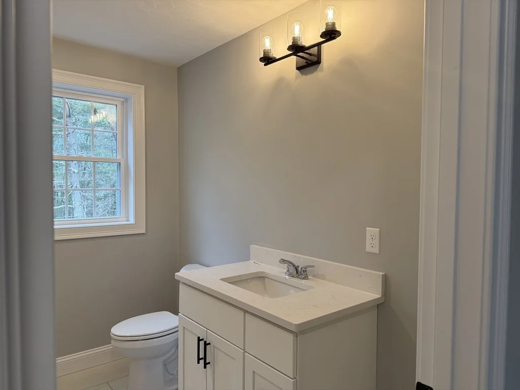 4 bed, 2 bath apartment for rent at 29 Kashmir's Way Unit 29, Middleborough — photo 23 of 41