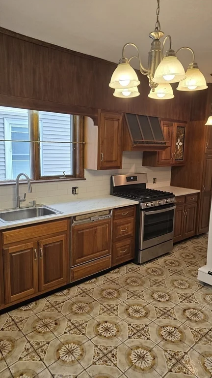 2 bed, 1 bath apartment for rent at 29 Lambert St Unit 1, Medford — photo 1 of 15