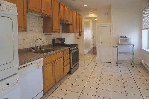 2 bed, 1 bath apartment for rent at 29 Lambert St Unit 2, East Cambridge — photo 10 of 12