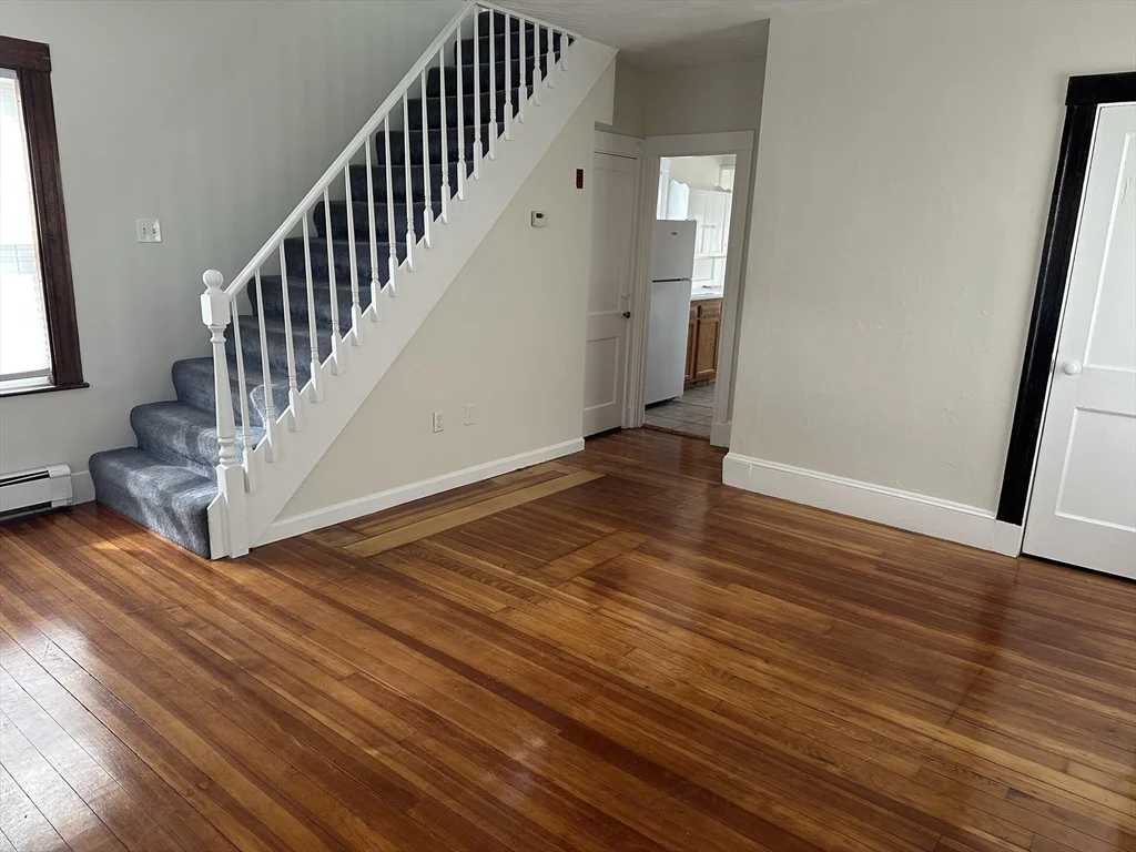 2 bed, 1 bath apartment for rent at 29 Lanark Rd, Arlington Heights — photo 2 of 13