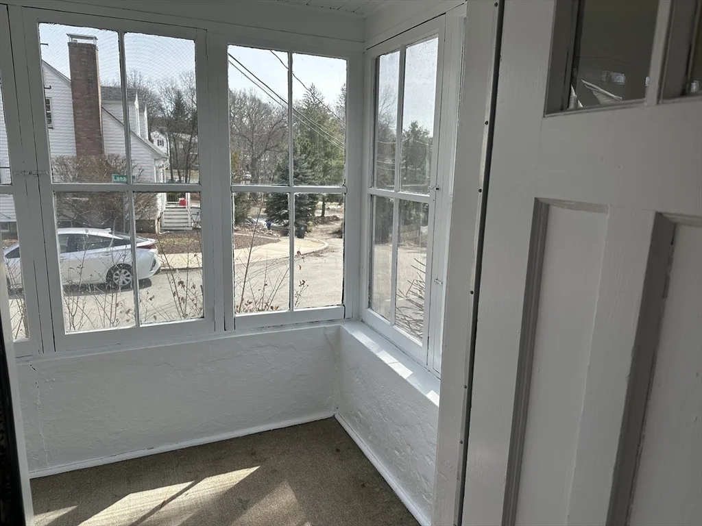 2 bed, 1 bath apartment for rent at 29 Lanark Rd, Arlington Heights — photo 4 of 13