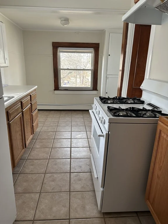 2 bed, 1 bath apartment for rent at 29 Lanark Rd, Arlington Heights — photo 7 of 13
