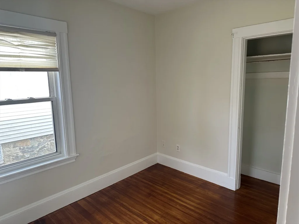 2 bed, 1 bath apartment for rent at 29 Lanark Rd, Arlington Heights — photo 5 of 13